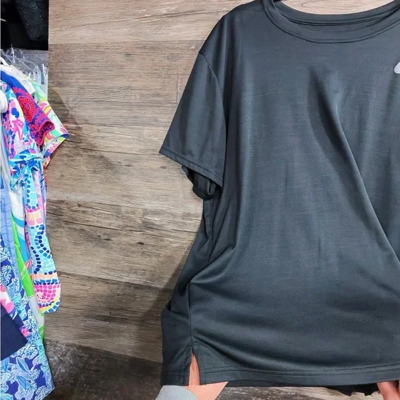 Nike Men's Black Short Sleeve Tee - Picture 6 of 9